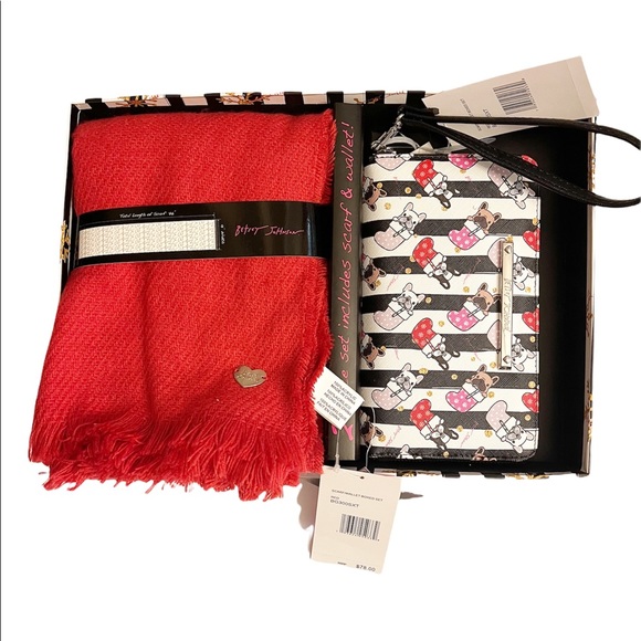 NWT Betsey Johnson Zippered Wallet and Scarf Gift Set NEW WITH TAGS - Picture 1 of 11